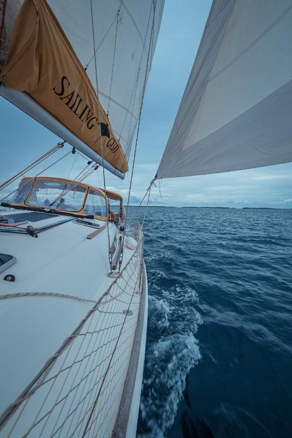 Отель Private Sailingyacht "Guji" With Crew All Inclusive Исла-Вичитупо-Гранде Экстерьер фото